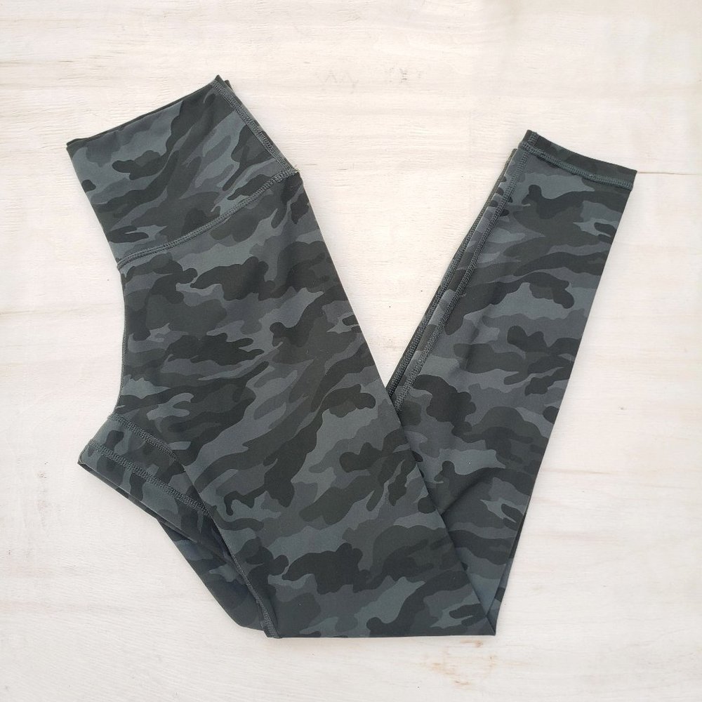 Colorfulkoala Army Camo Green Brushed Leggings - Size Medium